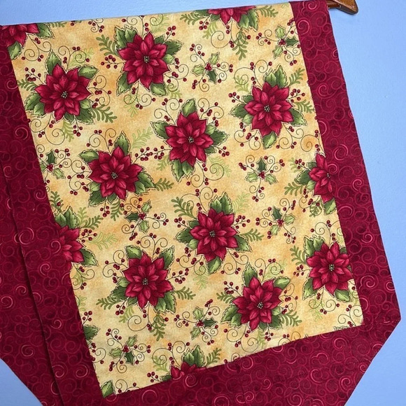 VINTAGE Handmade Christmas Table Runner Poinsettias Red Reversable - Picture 4 of 5